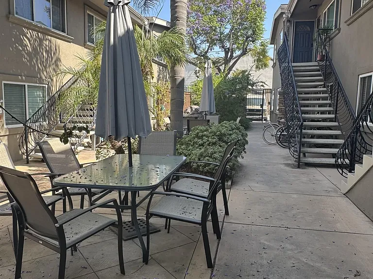 2017 Oliver Ave — Photo 16