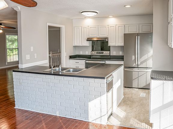 5th image of 1705 Spring View Ln