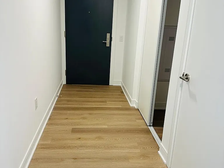 86 Dundas St E #409 — Photo 13