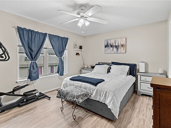 3rd image of 2630 E Kantz Dr