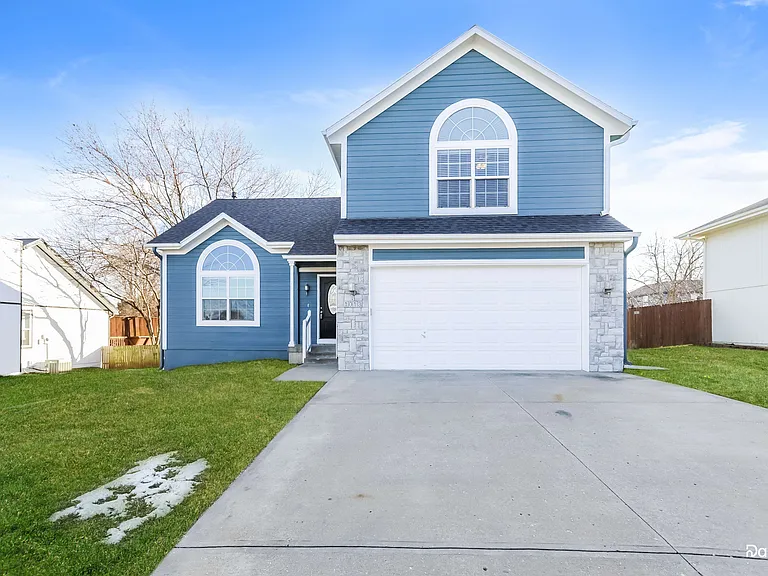 1013 Tudor Dr — Photo 1
