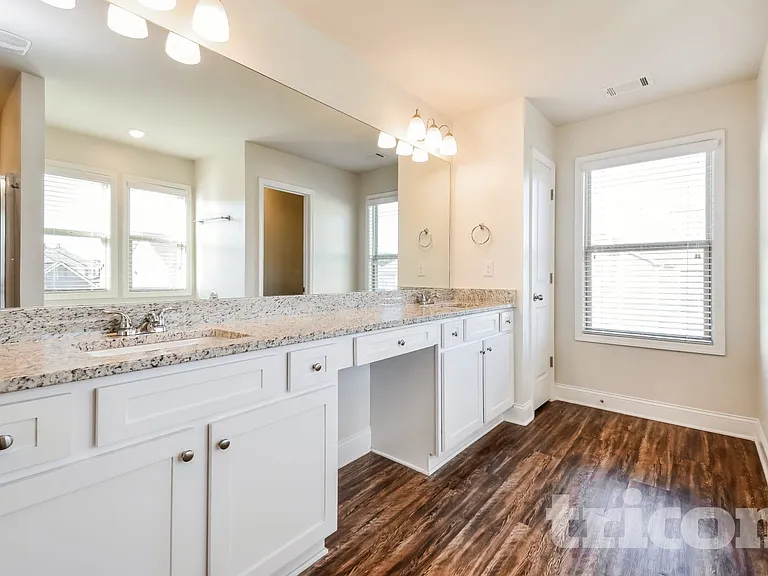 4302 Bella View Dr — Photo 9