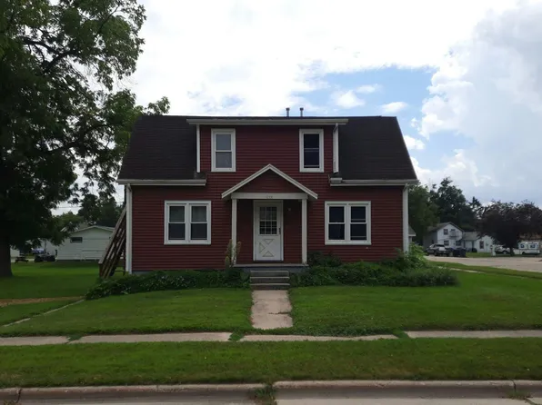 206 E Seward St, Poynette, WI 53955