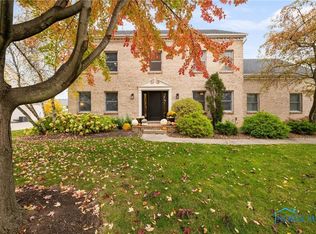 26900 Riverford Dr, Perrysburg, OH 43551