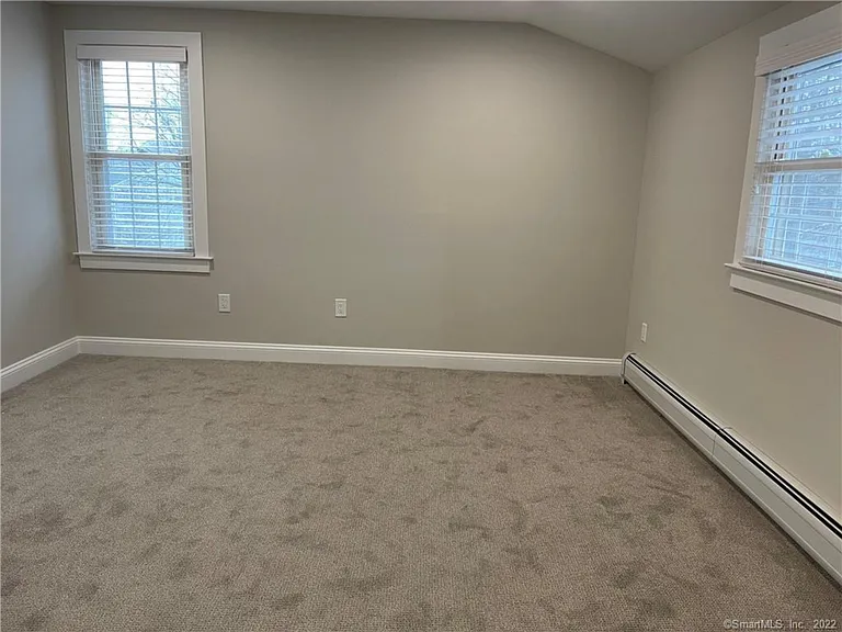 31 Ledge Ave #2 — Photo 9
