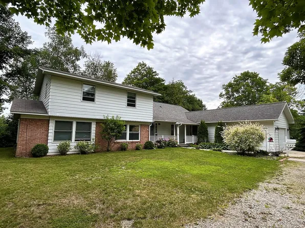 560 Hornbacher Ln, Rogers City, MI 49779