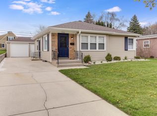 736 Oregon St, Racine, WI 53405