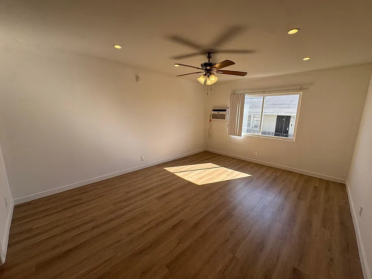 1318 N Las Palmas Ave #7 — Photo 8