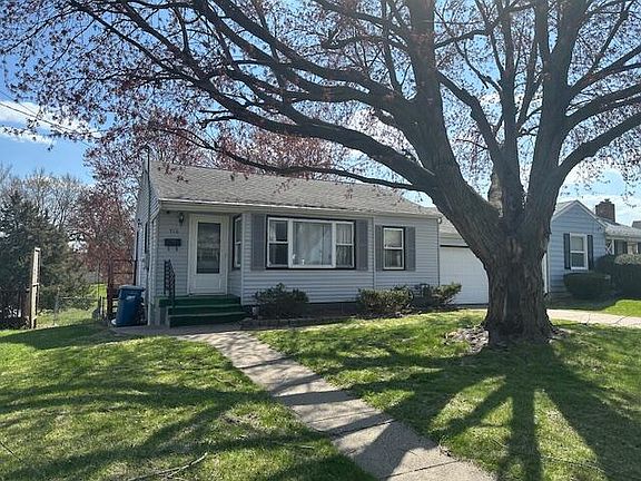2nd image of 716 Woodlawn Ave