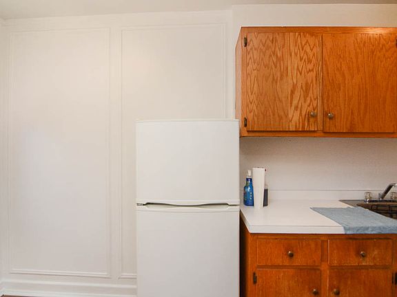 4th image of 4060 N Kenmore Ave APT 109