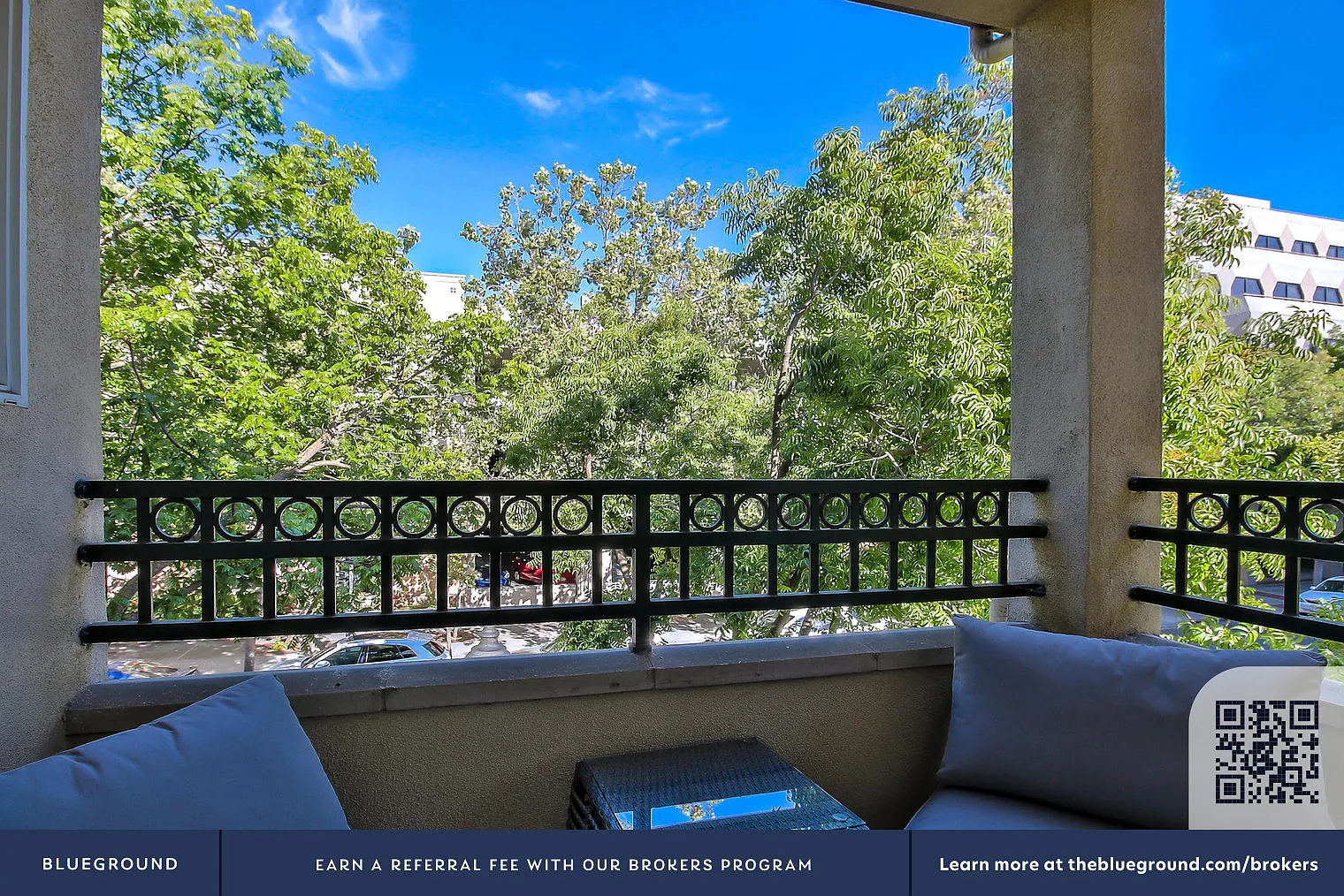 3 bed, 2.5 bath, 1381 sqft, $5,770 — Photo 3