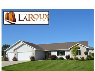 215 Emily Way, Hortonville, WI 54944