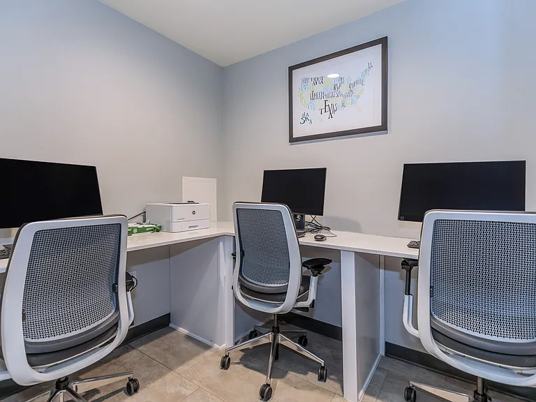 Property business center/computer lab