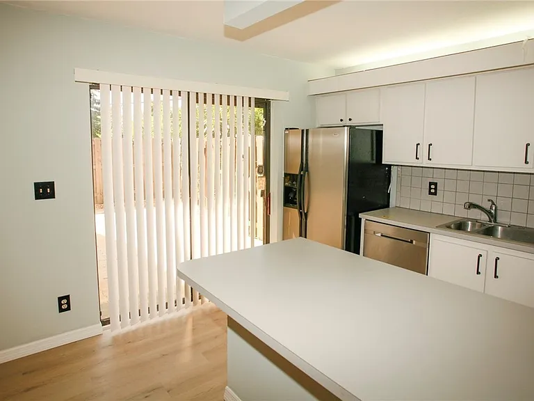 1653 Park Meadows Dr — Photo 9