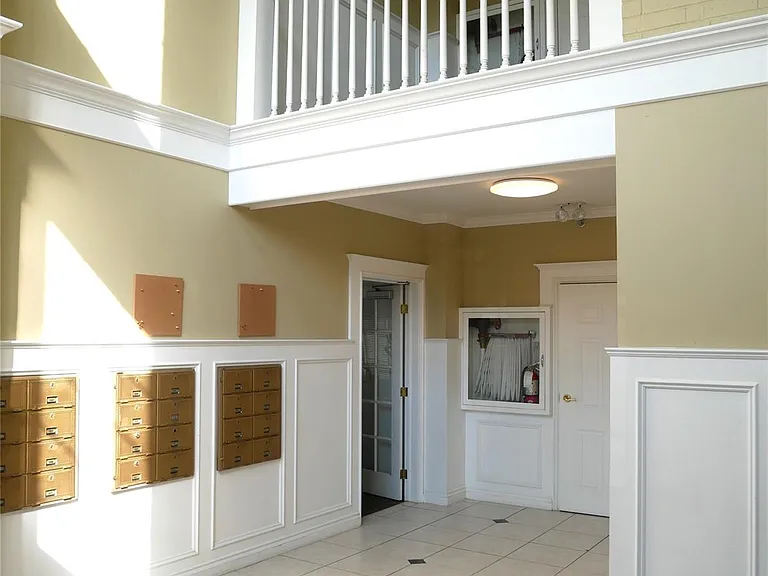 444 S Chester St #413 — Photo 9
