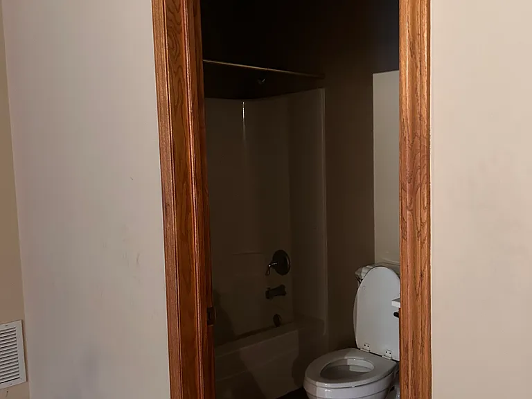 223 E Chicago St #4 — Photo 6
