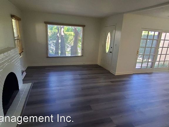 4th image of 9034 Dorrington Ave