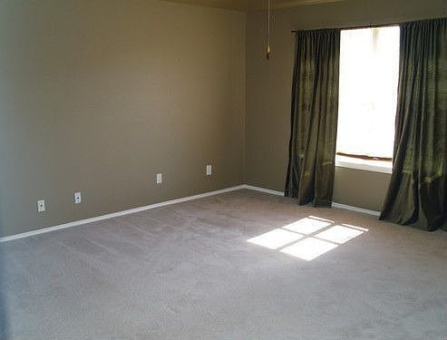 3rd image of 4123 Knollspring