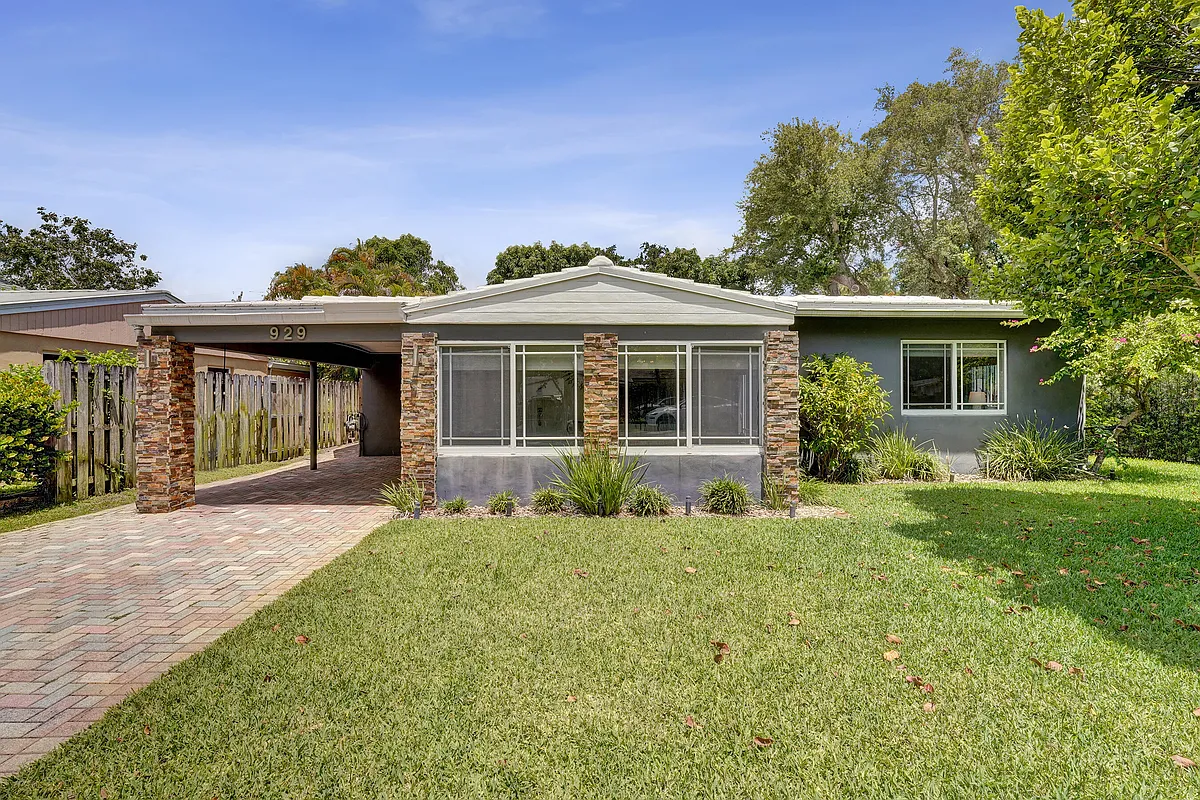 Building Photo - 929 SW 18th Ct