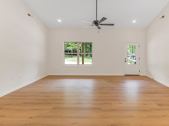 5th image of 352 Elgin Hills Dr