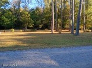 154 Old School House Rd, Blounts Creek, NC 27814