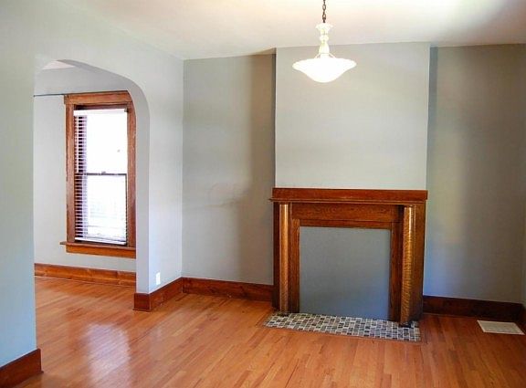 5th image of 942 Mount Pleasant Ave