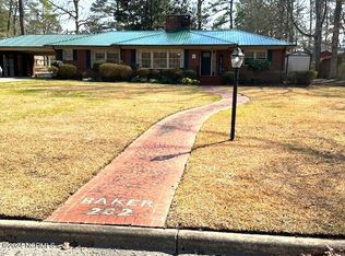 202 W Woodlawn Dr, Williamston, NC 27892