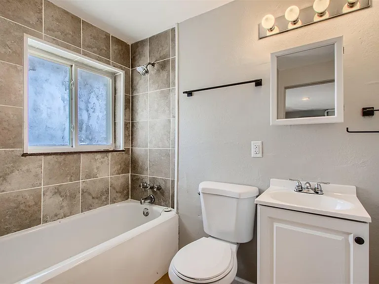 28 Hilliard Rome Rd #J — Photo 8