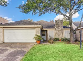 10634 Sherburne Dr, Houston, TX 77072