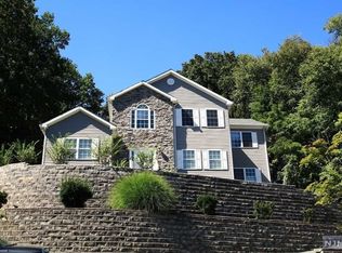 122 Woodland Rd, Montvale, NJ 07645