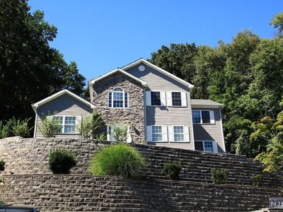 122 Woodland Rd, Montvale, NJ, 07645