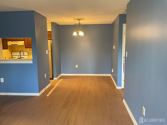 4th image of 2107 Ravens Crest Dr