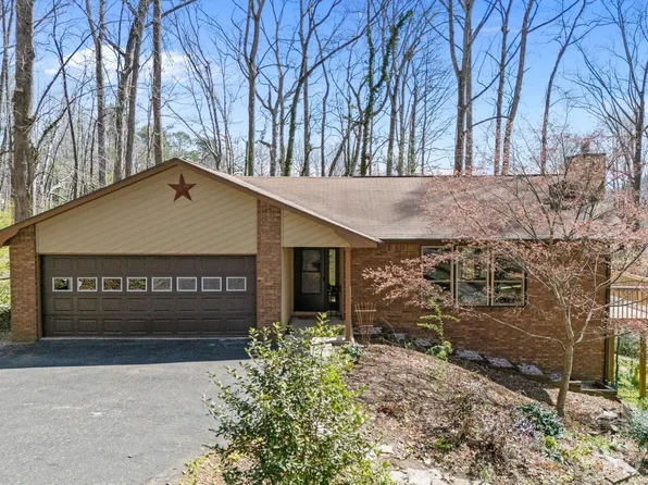 411 Overhill Dr, Hendersonville, NC 28792