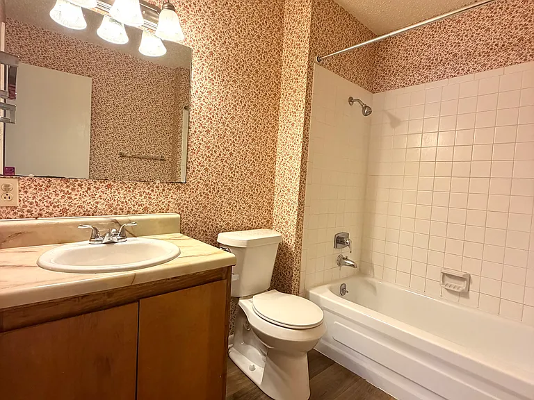 1236 Meadowview Dr — Photo 14