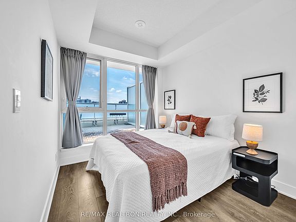 5th image of 188 Fairview Mall Dr #606