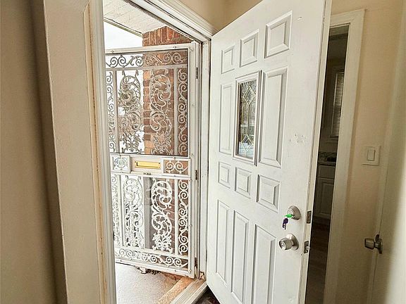 5th image of 8719 Canyon St