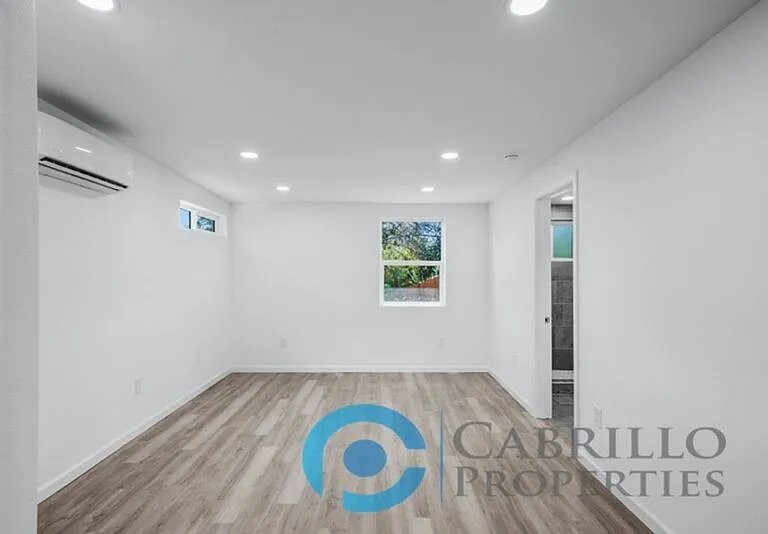 2527 Tuberose St #1 — Photo 10