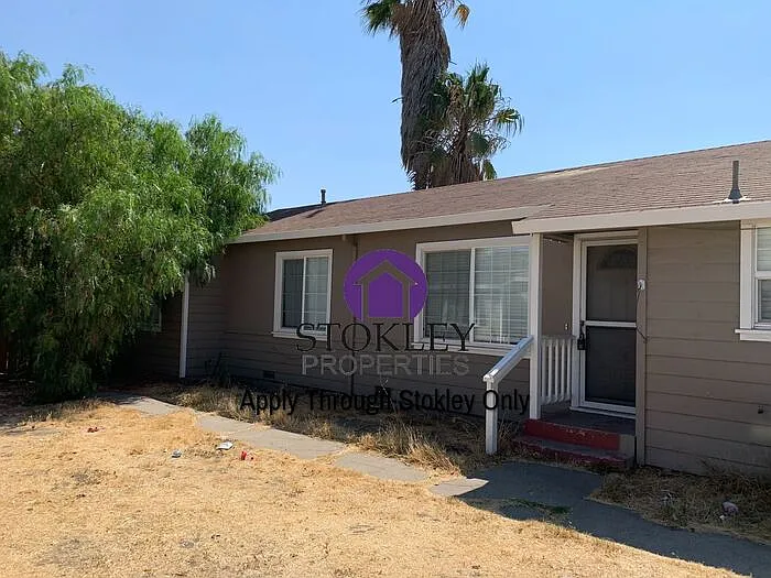 61 Mountain View Ave photo 1