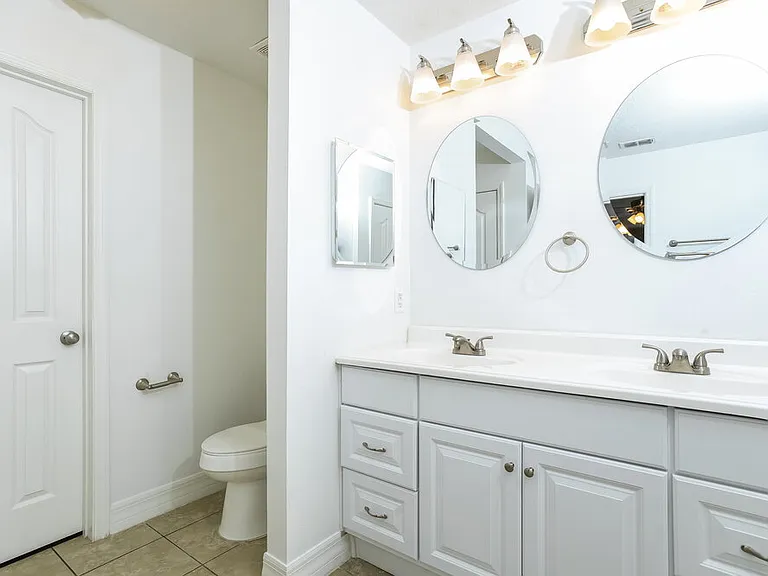 4505 Barbados Loop — Photo 10