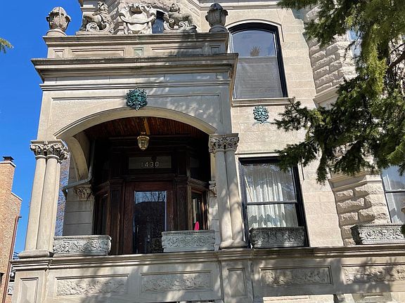 2nd image of 1430 W Berwyn Ave APT 1