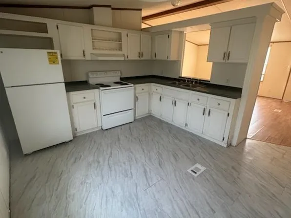 403 S Alligator Ln, Willard, NC 28478