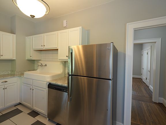 4th image of 2432 Glenmary Ave APT C2