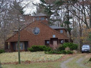 2791 Lakeshore Dr, Fennville, MI 49408