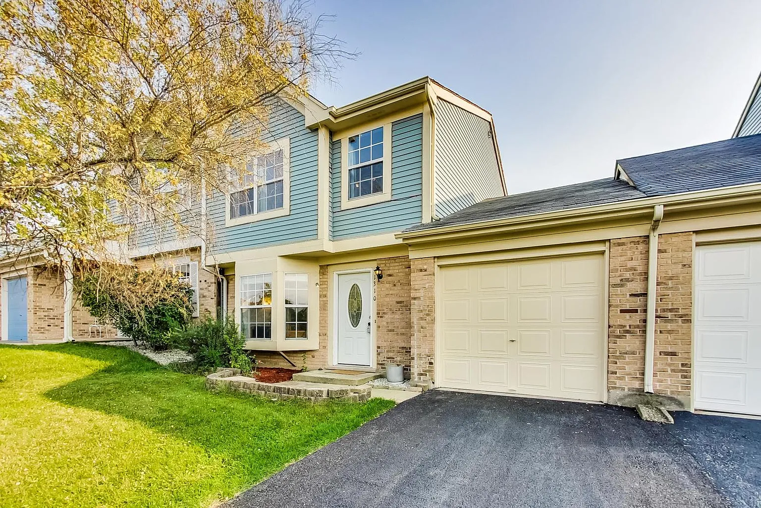 1310 Robin Dr photo 1
