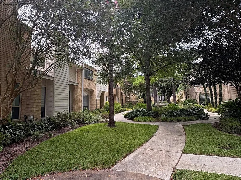 12625 Memorial Dr — Photo 2
