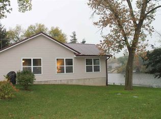 20615 257th St, Manchester, IA 52057