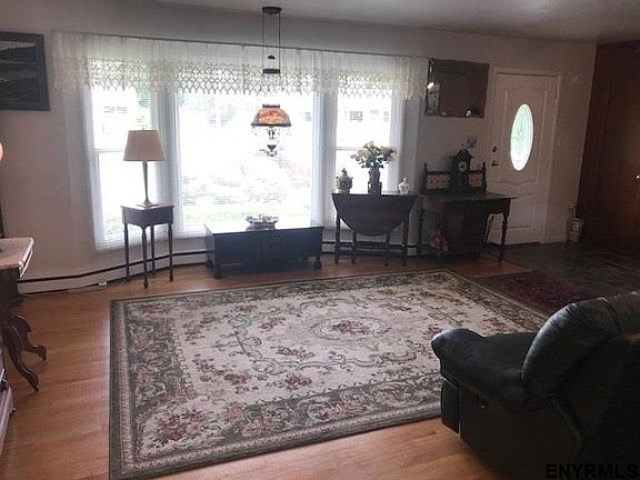 5th image of 11 Timberland Dr