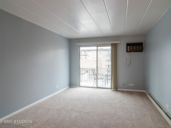 2nd image of 320 Circle Ave APT 406