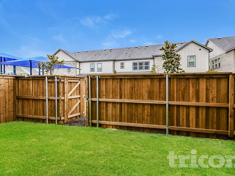 5464 Sandstone Dr — Photo 14