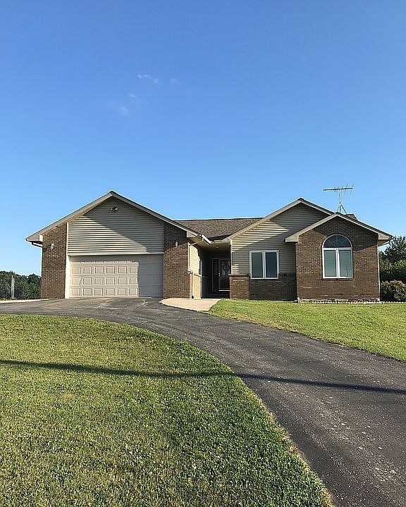 Circular asphalt drive